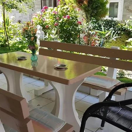 Kronos Apartmanhotel