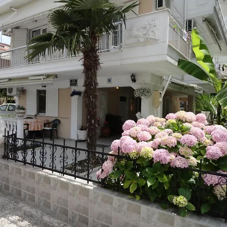 Kronos Apartmanhotel