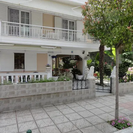Apartmanhotel Kronos *