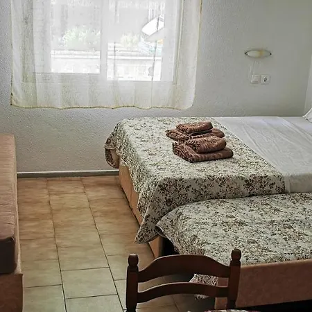 Kronos Apartmanhotel